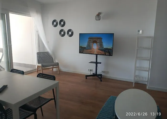 Bonito apartamento con piscina cerca de la playa.