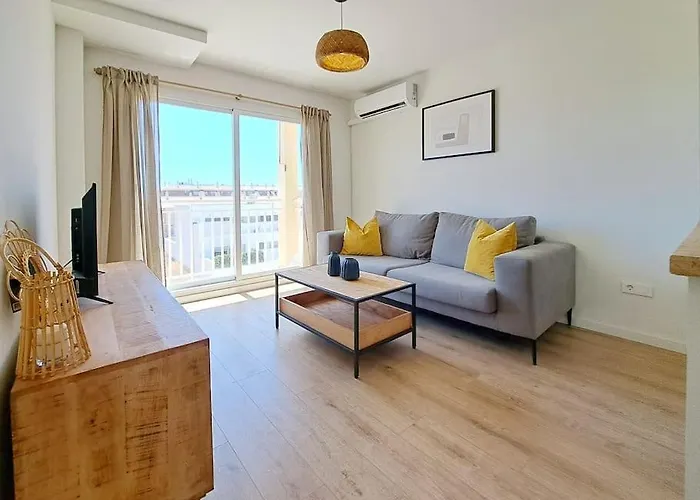 Charming Flat Close To The Beach