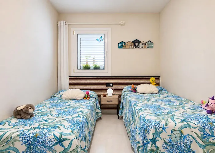 Apartamento Nuevo con Gran Terraza y Wifi en Canet